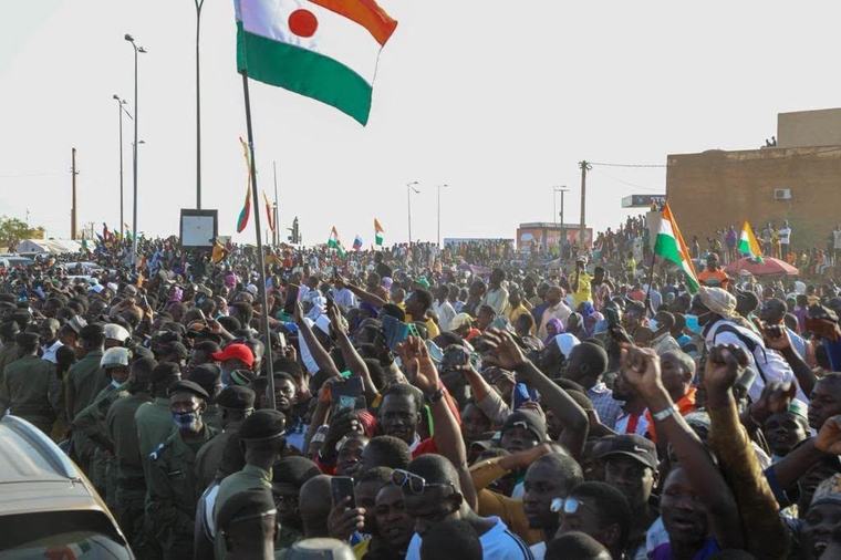 Niger : trois soldats loyalistes inhumés après la mutinerie